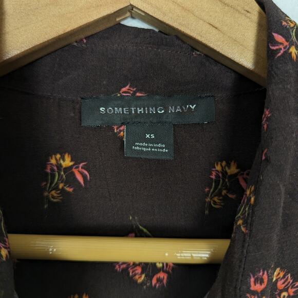 Something Navy Brown Ganache Bohemian Button Down Floral Top Size XS - Picture 6 of 8